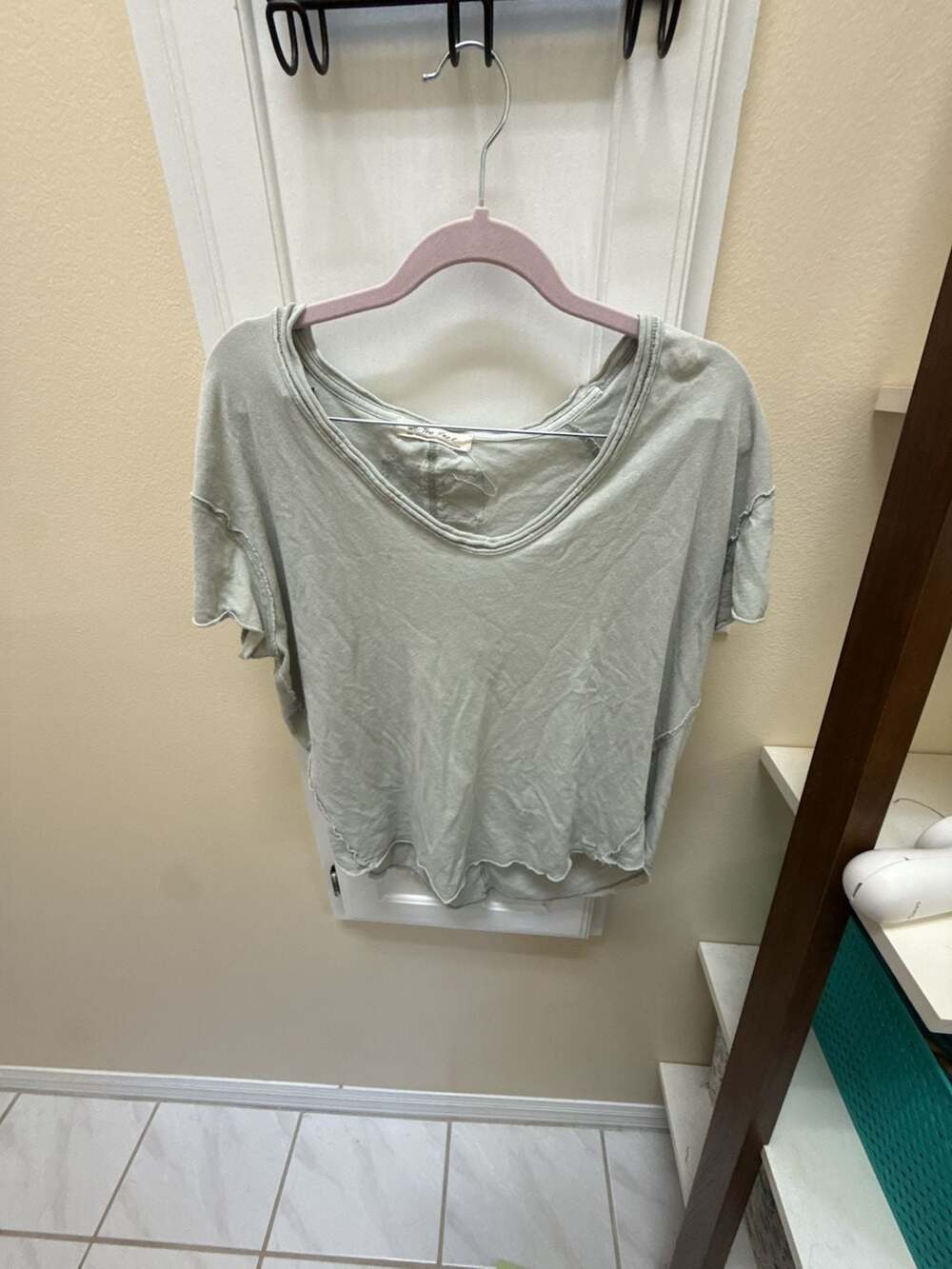 We The Free T-Shirt Size S Sage Green Slouchy Raw Hem V-Neck Top